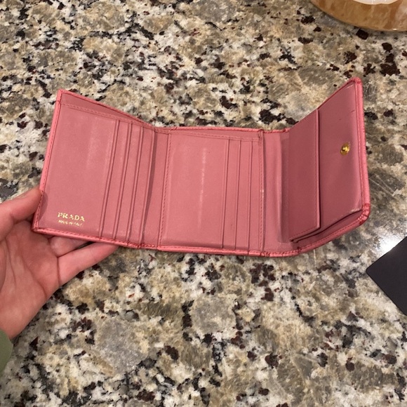 Prada Vitello Move Trifold Wallet Geranio Pink - Picture 3 of 15
